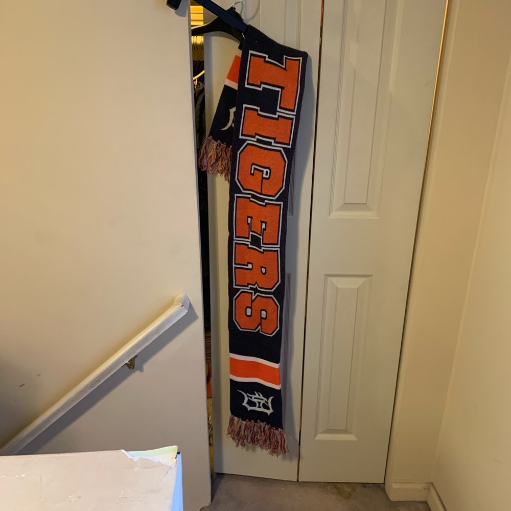 Detroit Tigers Winter Scarf with fringe
